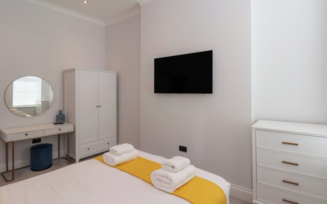 The Salisbury Apartment 104