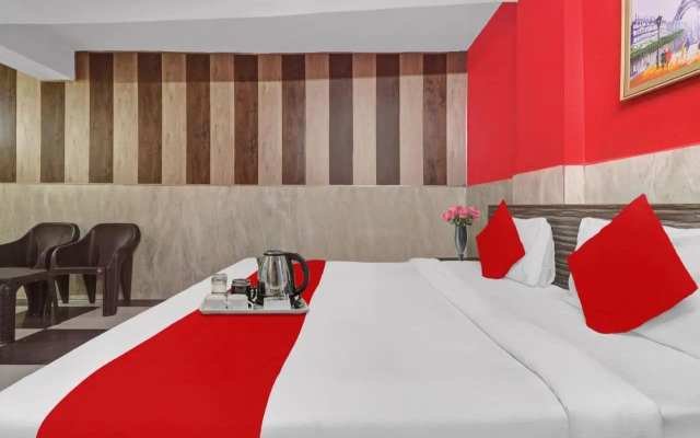 Oyo Flagship 92975 Hotel Small Town