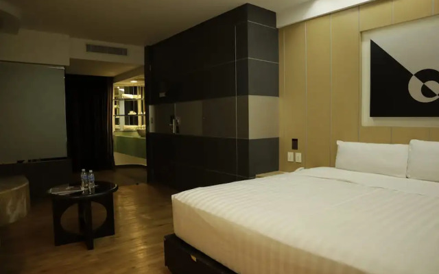 NewPort love hotel