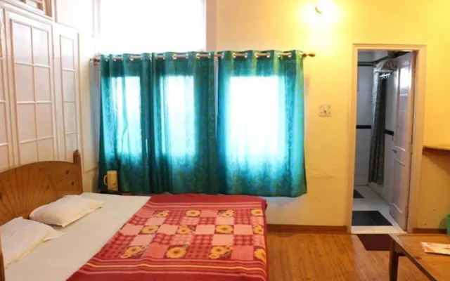 The Royale Oaks Hotel