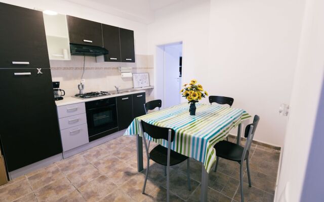 Street View Apartments