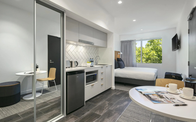 Quest Canberra City Walk – Guest Rooms – Canberra