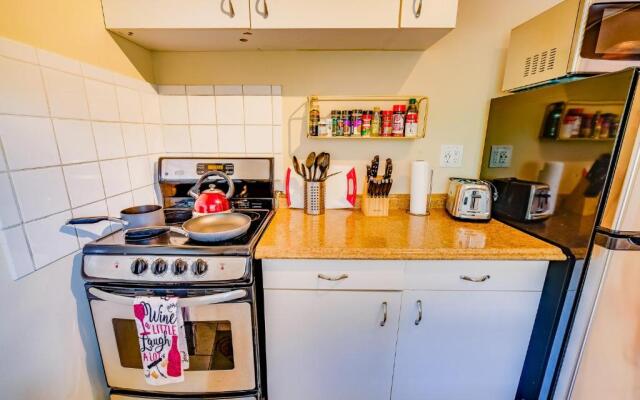 Hainsley Apartments at 1115