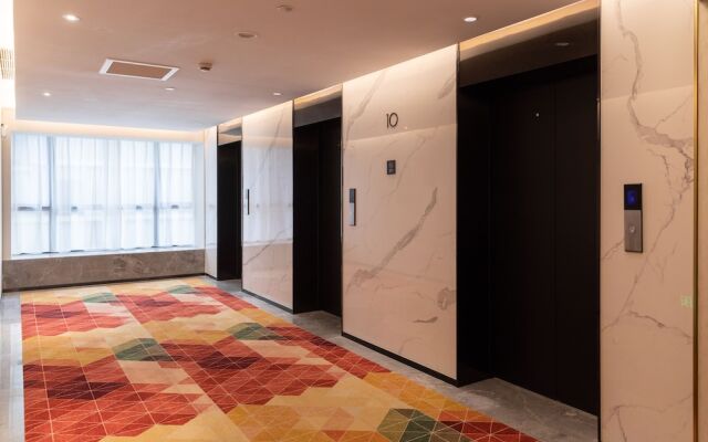 GZ Baiyun Airport MeHood Liz Hotel T1