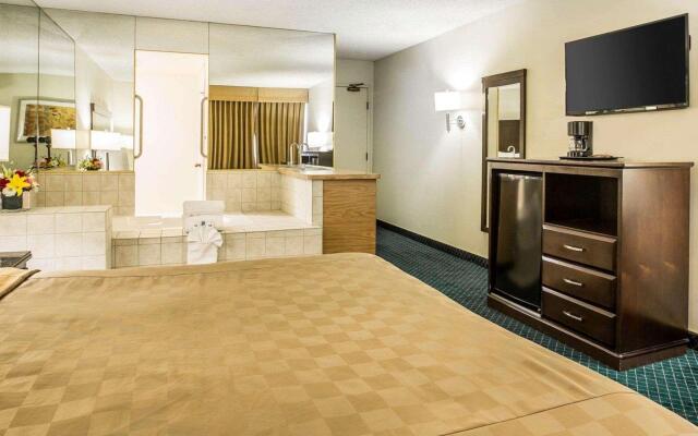 California Inn and Suites Bakersfield