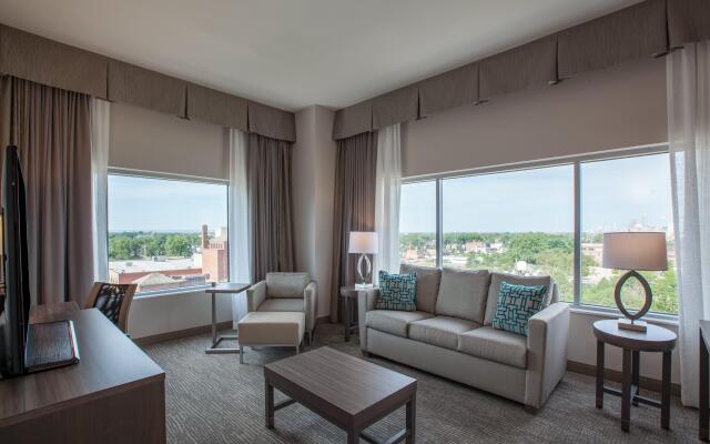 Holiday Inn Cleveland Clinic by IHG
