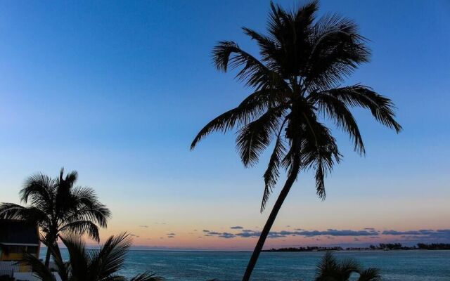 Blue Ocean Village House at Cable Beach