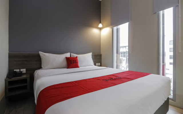 RedDoorz Plus near Tebet