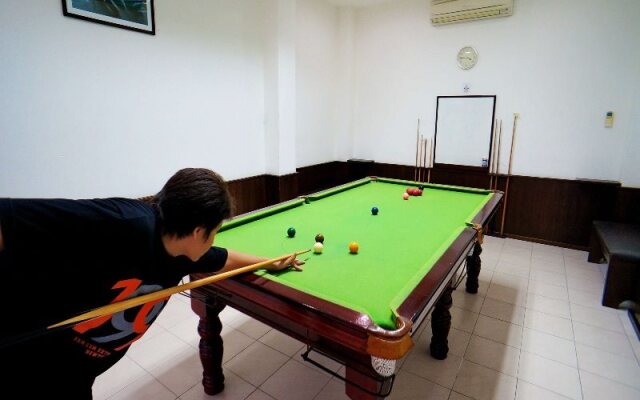 Eiamsiri Resort
