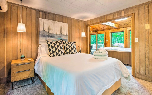 Pet-friendly Pocono Pines Rental w/ Hot Tub!