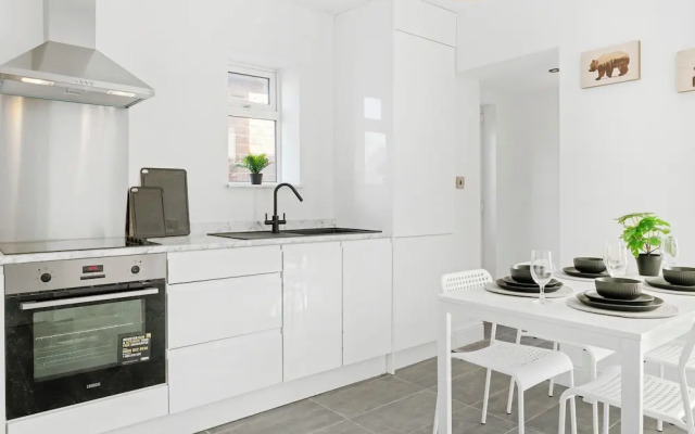 Isimi Luxurious House 4-bed in Alfreton Derby