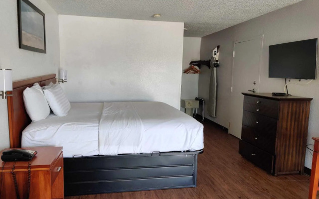 Travelodge Suites by Wyndham MacClenny/I-10