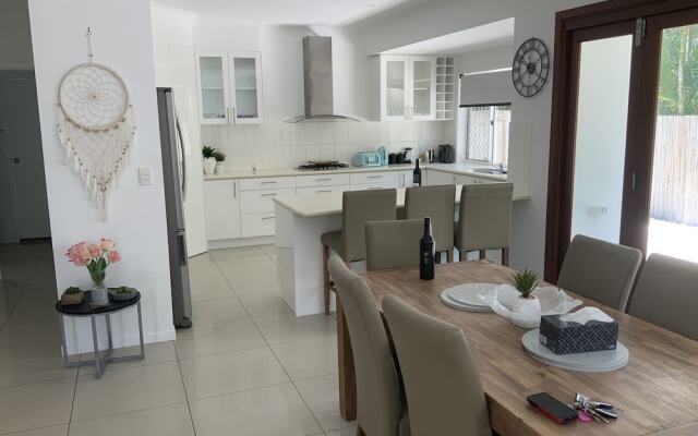 Broadwater Town House