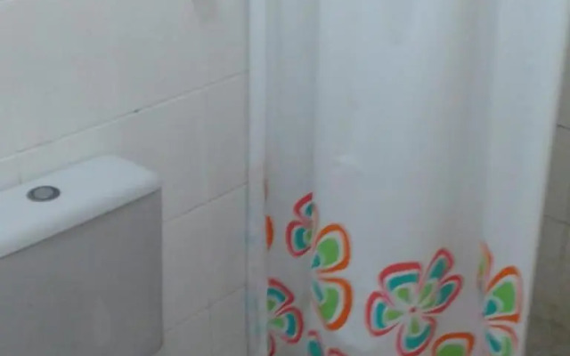 Casa com 2 quartos em condomínio