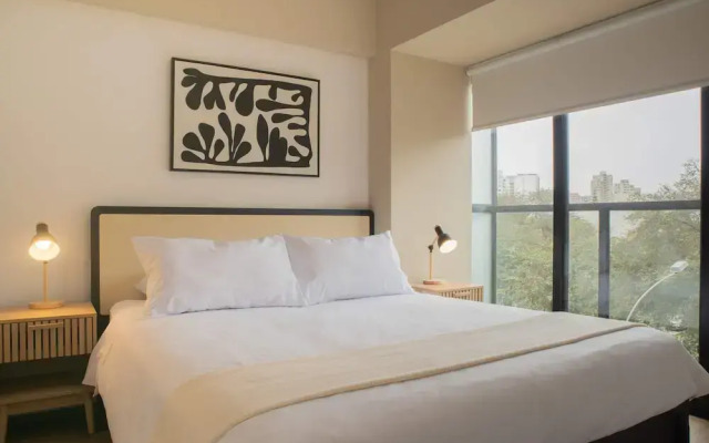 w Stylish 2BR With Balcony in San Isidro