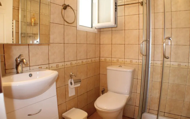 Awesome Home in Nea Makri With Wifi and 3 Bedrooms