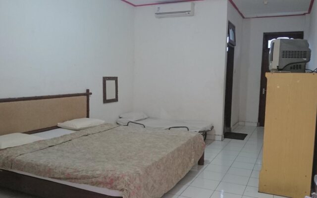 SPOT ON 2426 Hotel Aget Jaya Ii