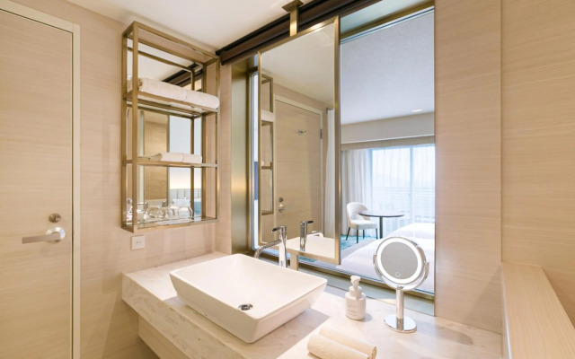 Kobe MerikenPark Oriental Hotel