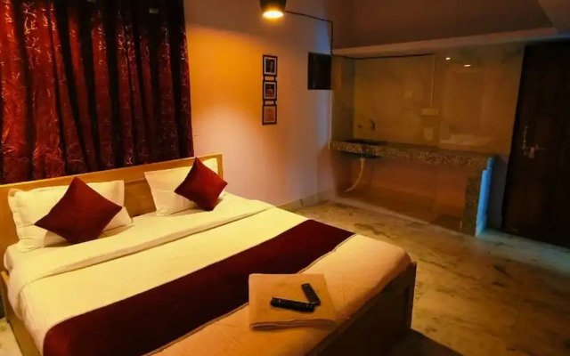 Goroomgo Rail View Guest House Puri