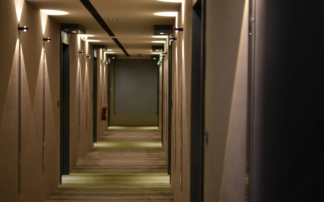 Hotel Cube