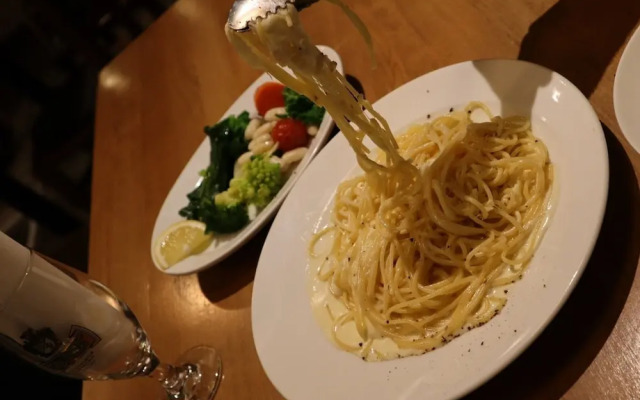 Treeside Hotel & Apartment