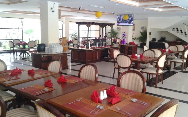 Yusro Hotel Restaurant & Convention