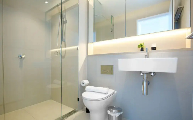 Central Melbourne 2br2bt APT on Collins St+parking