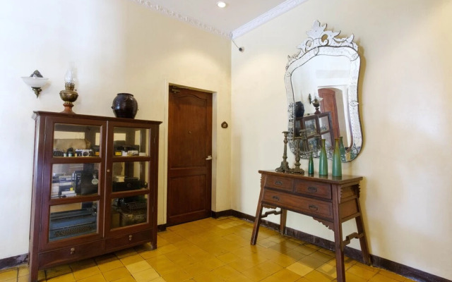 RedDoorz Plus @ Calle Crisologo Vigan