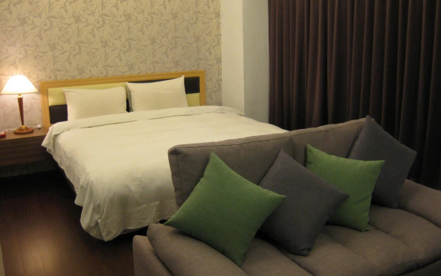 Champagne Hotel