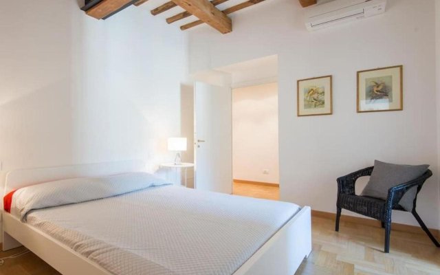 RSH Trevi Fountain Luxury Apartment