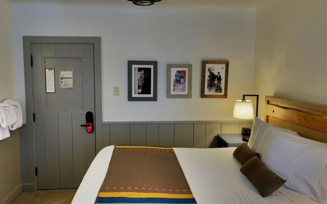 Bright Angel Lodge – Inside the Park - Image 4