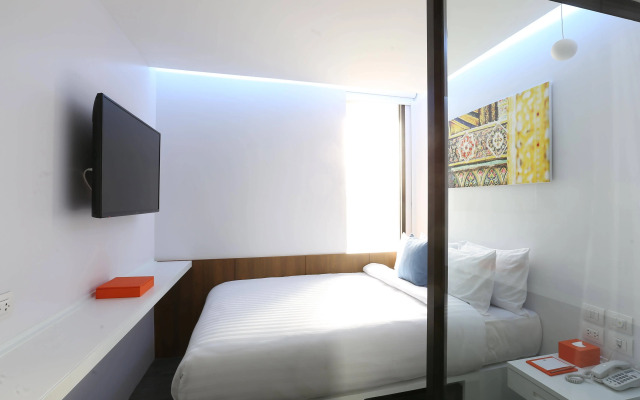 S Box Sukhumvit Hotel