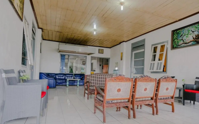 Hotel Raya by OYO Rooms