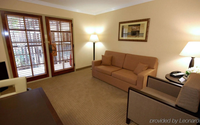 Buena Park Grand Hotel & Suites