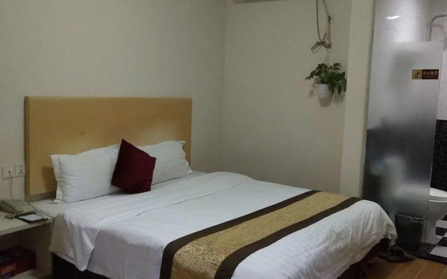 Selina Holiday Hotel Minzhi Branch