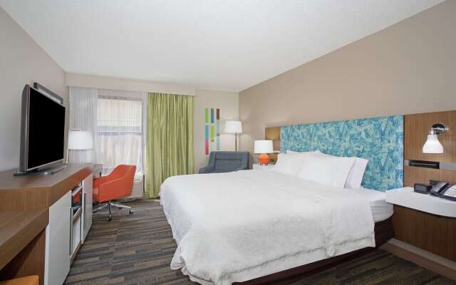 Hampton Inn & Suites Kansas City-Merriam