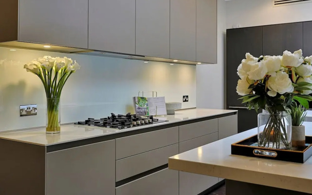 Luxe Home With Cinema Room - South Kensington