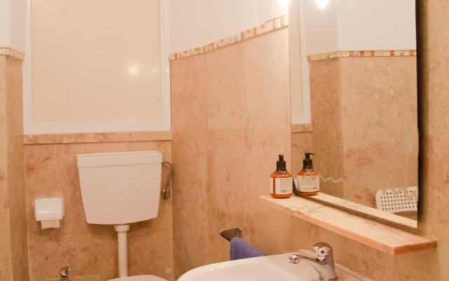 ALFAMA 3B - Balby's Bed&Breakfast