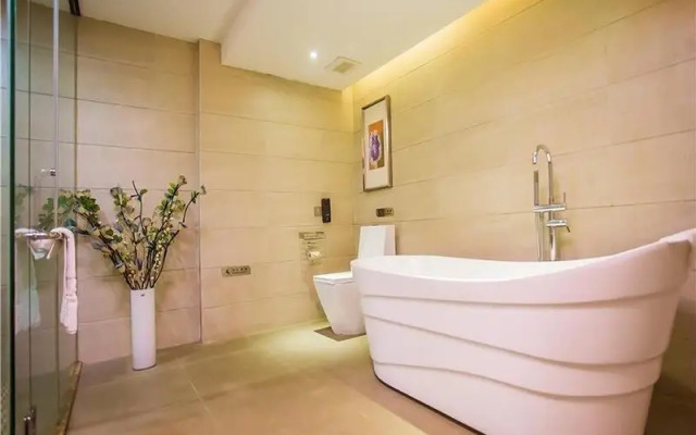 Zhanjiang Lavande Grandbuy Branch Hotel