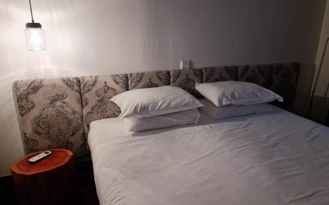 Rosa Biscoito Suites