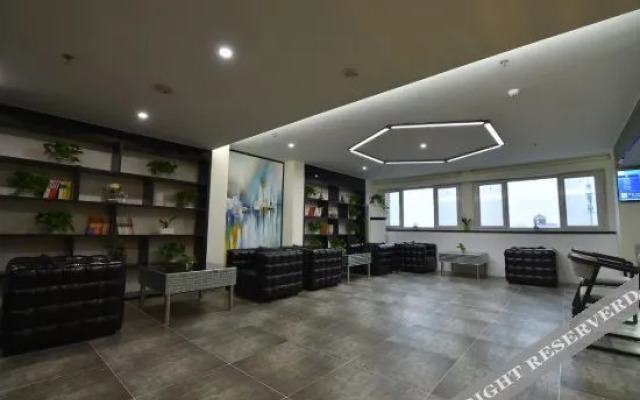 Ripple Hotel(Yantai University Wanxianghui Branch)