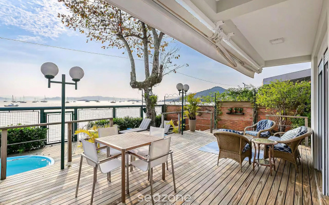 Bela casa frente mar em Santo Antônio CDA1647