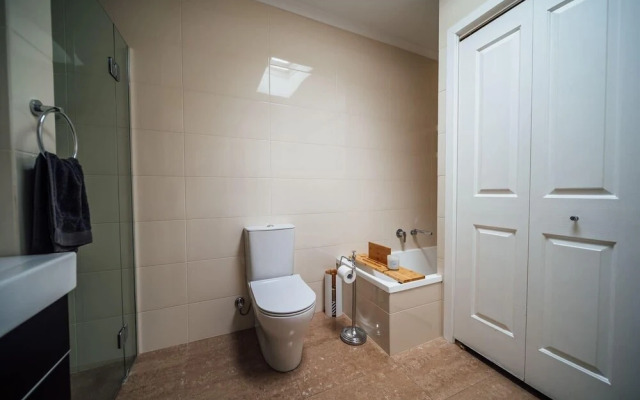 Malibu Moment on Margaret-Historic Bungalow