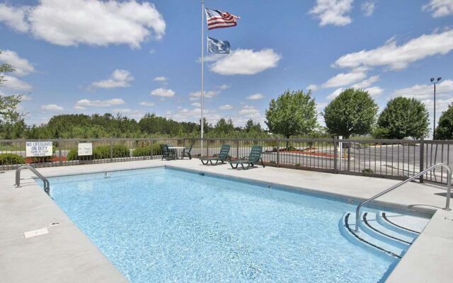 Baymont by Wyndham Richburg/Chester Area