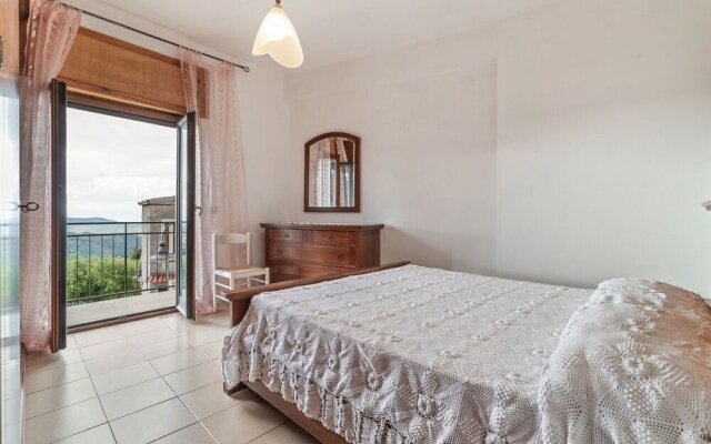 Peaceful Holiday Home in Perdifumo With Balcony