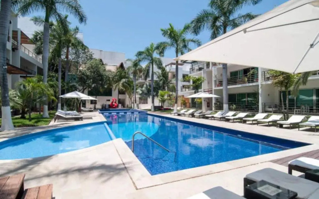 Luxurious & Central Condo In Playa Steps From The Beach