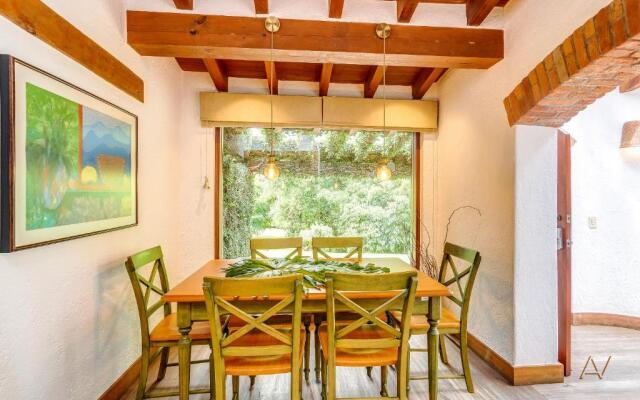 Lavish Villa with Pool I Jacuzzi, Gym & Tennis Court