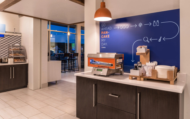 Holiday Inn Express & Suites Farmville by IHG