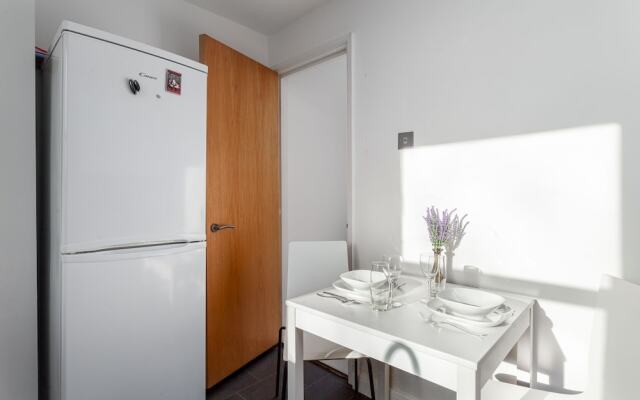 Bright and Modern Shepherd's Bush Gem - ROS