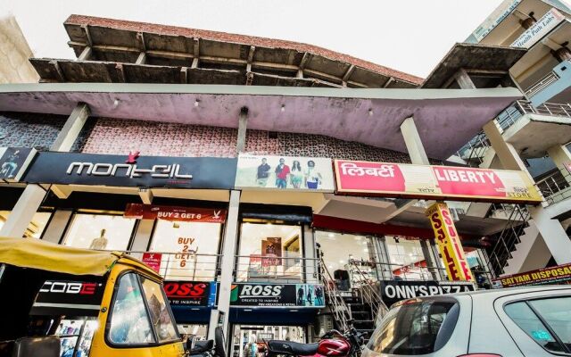 OYO 37728 Raghav Residency